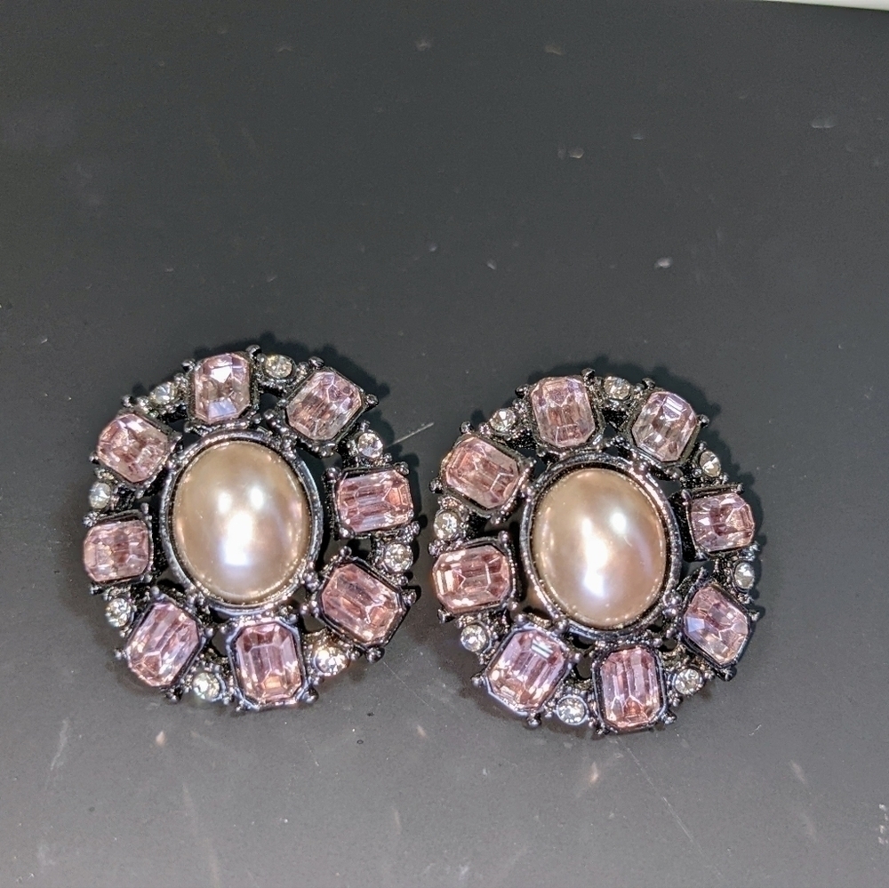 Victorian Pearl & Pink Crystals Stud Pierced Earrings - Picture 3 of 4